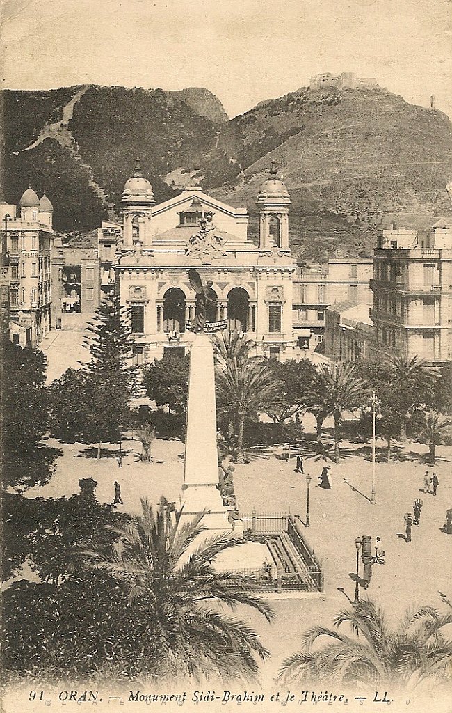 320-place d'Armes et theatre en 1918.jpg